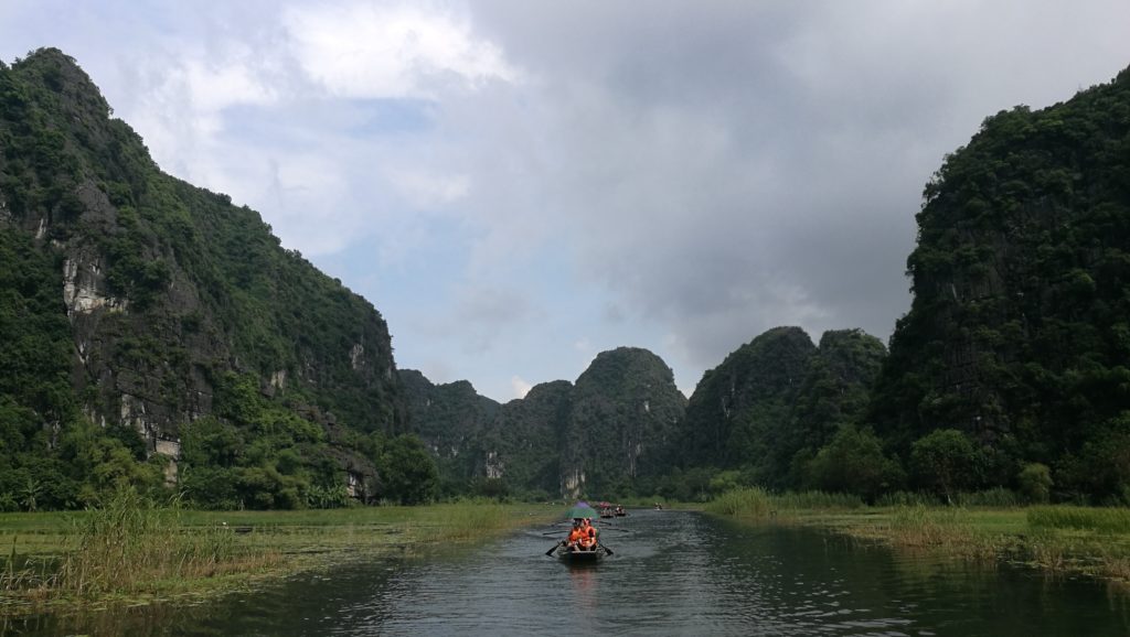 Tam-Coc-Boat-tour-Mua-Cave-ninh-binh-vietnam-mountain-landscape-view-point
