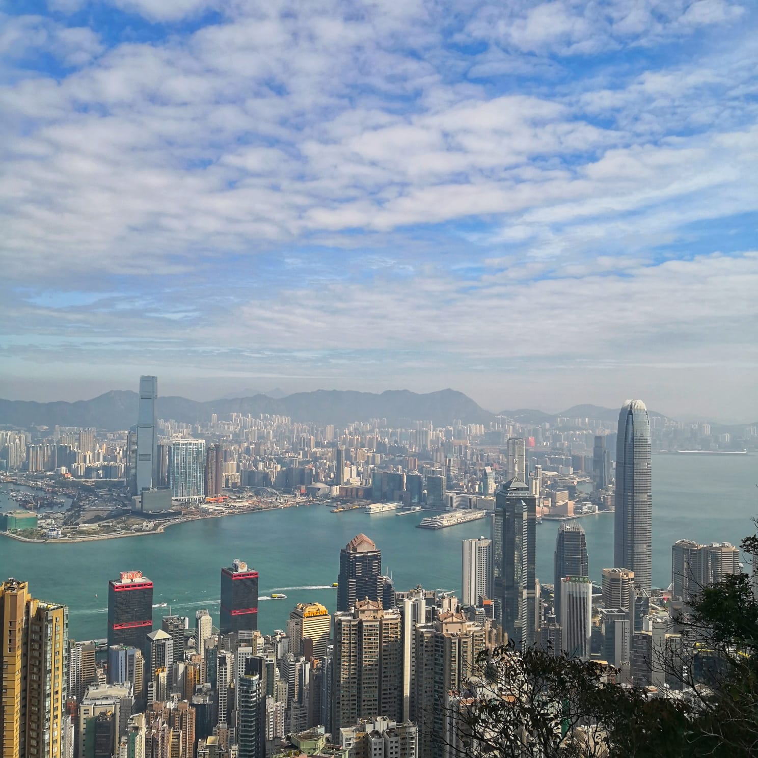 Hong-Kong-Skyline-victoria-peak-kowloon