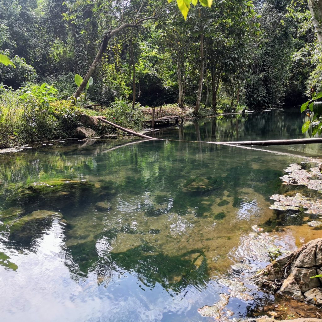 Spring water cave - Kuang si fall